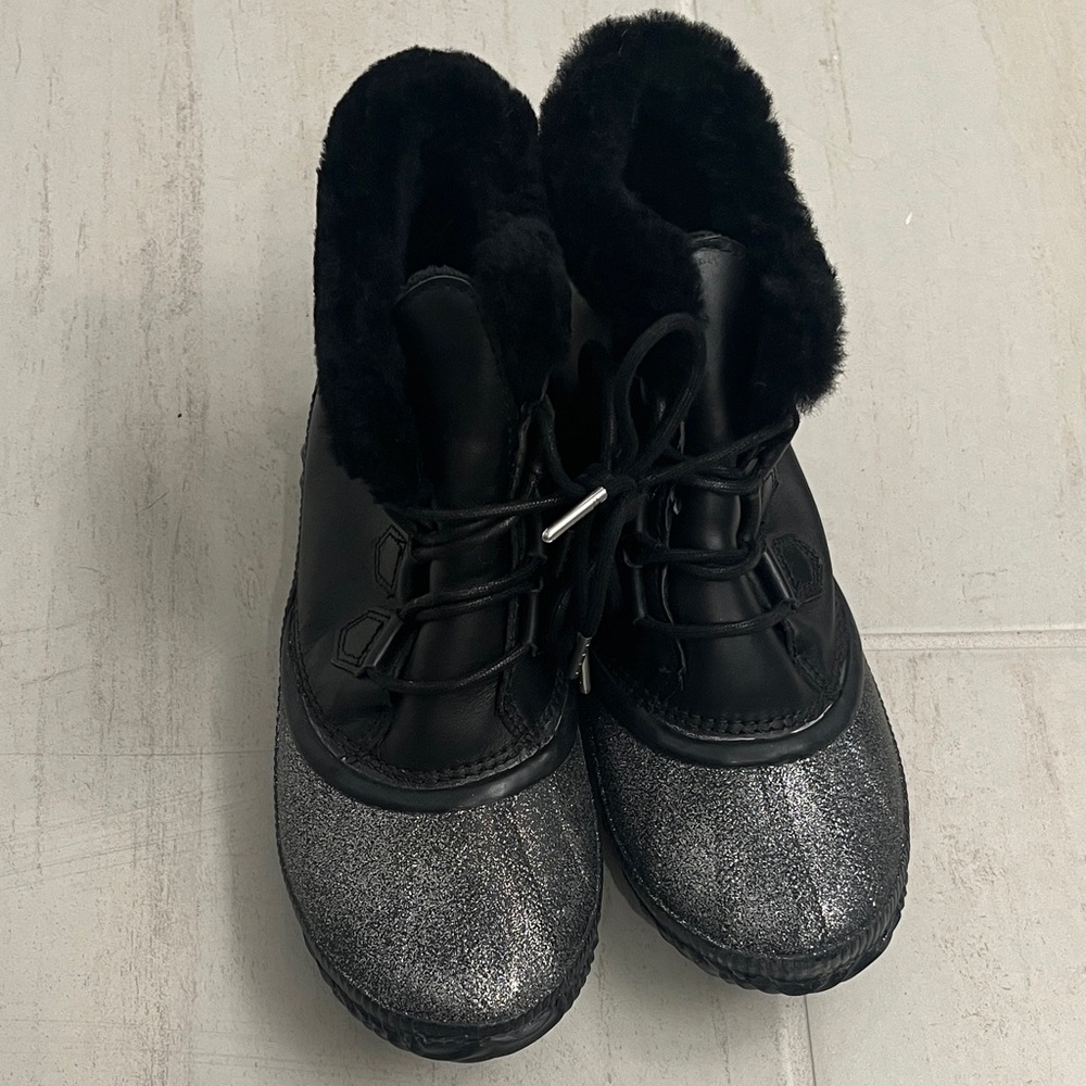 Sorel Black and Silver Winter Boots